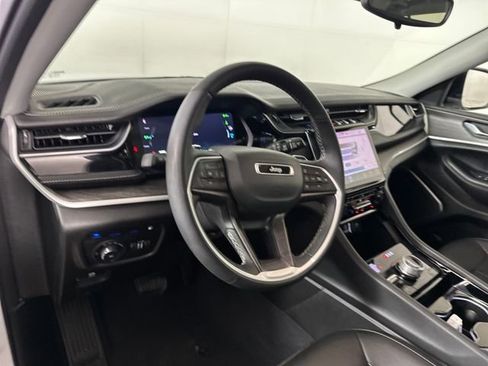 Used 2023 Jeep Grand Cherokee 4WD 4xe image 13