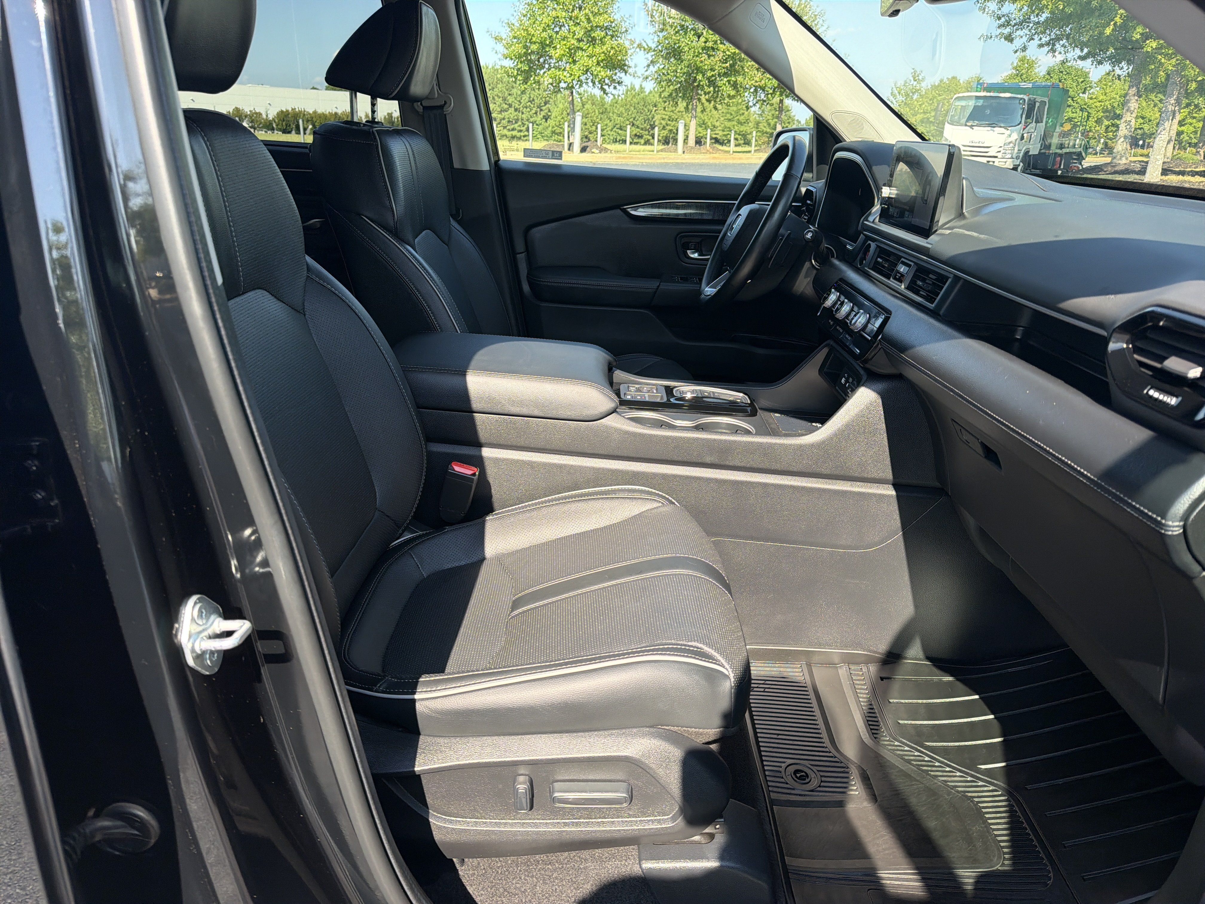 Used 2024 Honda Pilot Elite image 31
