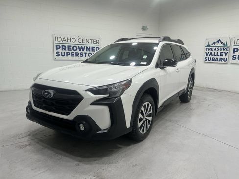 Used 2025 Subaru Outback Premium AWD/4WD image 4