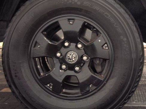 Used 2013 Toyota Tacoma PreRunner w/ TRD Sport Pkg RWD image 9