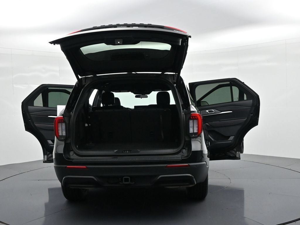 Certified 2025 Ford Explorer ST-Line AWD/4WD image 28