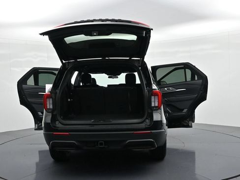 Used 2025 Ford Explorer ST-Line AWD/4WD image 28