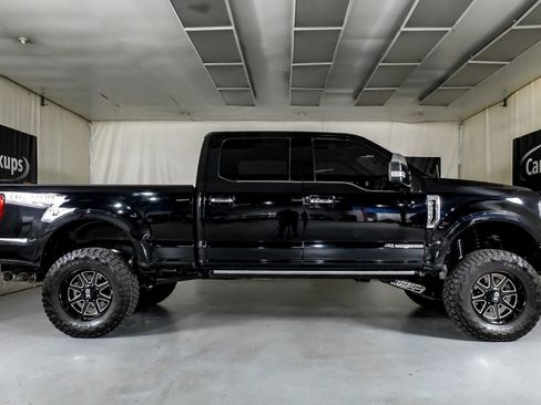 Used 2021 Ford F350 Platinum w/ Tremor Off-Road Package AWD/4WD image 5