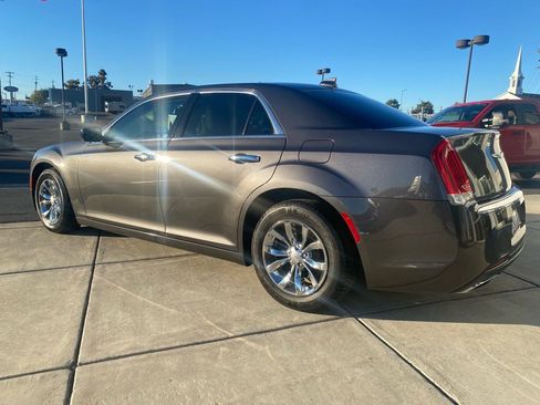 Used 2016 Chrysler 300 Limited image 4