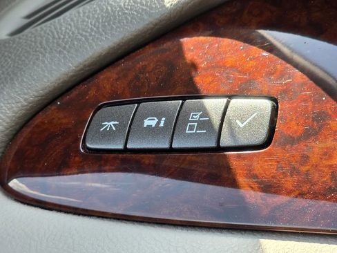 Used 2010 Buick Lucerne CXL FWD image 20