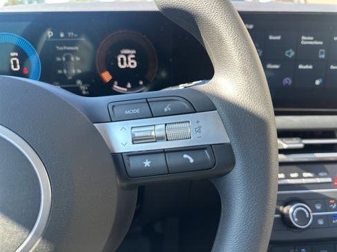 New 2026 Hyundai Tucson SE image 18