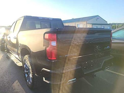 Used 2021 Chevrolet Silverado 1500 High Country w/ Technology Package AWD/4WD image 2