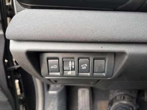 Used 2025 Subaru Outback Premium AWD/4WD image 18