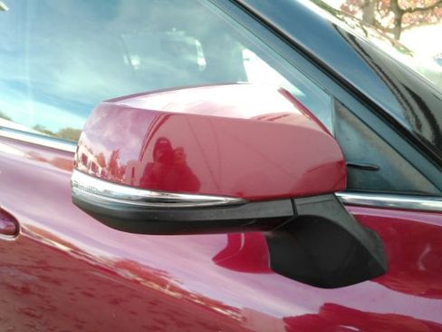 Used 2021 Toyota Highlander XLE image 26