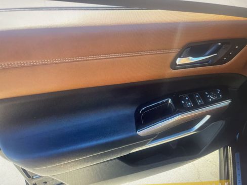 Used 2024 Nissan Pathfinder Platinum w/ Cargo Package image 8