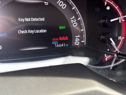 Used 2025 Toyota RAV4 XLE image 40