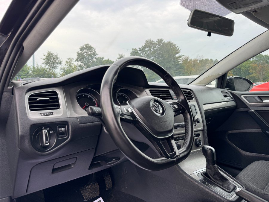 Used 2015 Volkswagen Golf S FWD image 14