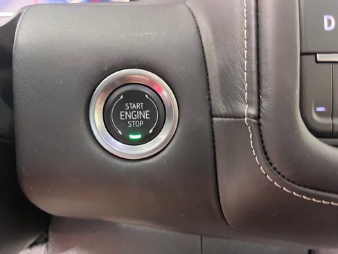 Used 2024 GMC Yukon Denali Ultimate AWD/4WD image 29
