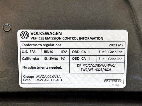 Used 2021 Volkswagen Tiguan SE image 34