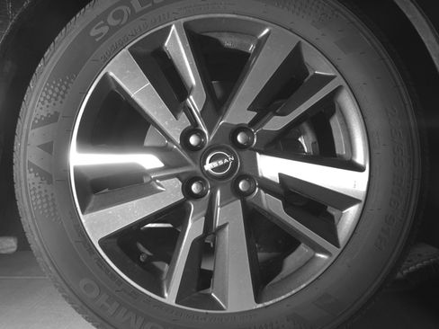 Used 2025 Nissan Versa SV FWD image 13