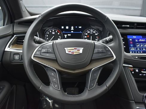Certified 2023 Cadillac XT5 Premium Luxury w/ Platinum Package image 17