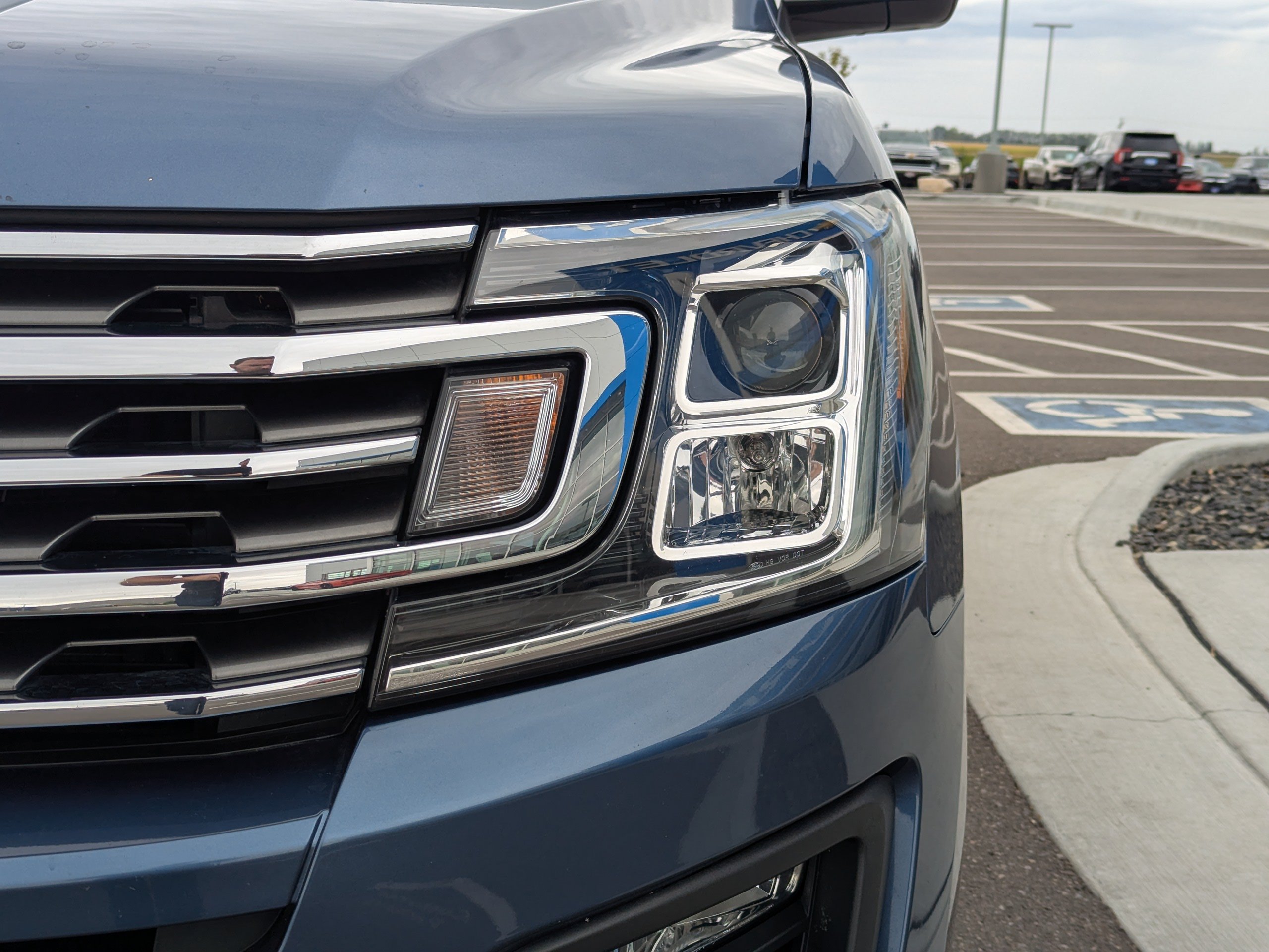 Used 2018 Ford Expedition Max XLT w/ Equipment Group 201A AWD/4WD image 41