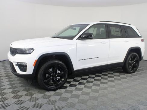 New 2025 Jeep Grand Cherokee Limited image 2