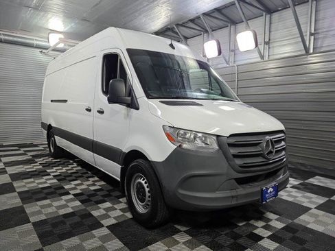 Used 2023 Mercedes-Benz Sprinter 2500 image 4
