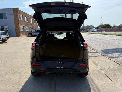 Used 2018 Jeep Cherokee Trailhawk w/ Quick Order Package 23L AWD/4WD image 25