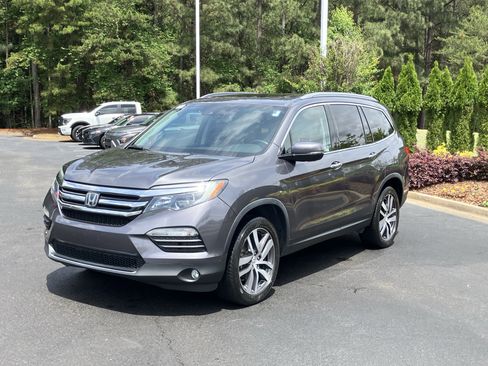 Used 2017 Honda Pilot Elite image 6