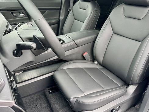 Used 2025 Nissan Murano SV image 25