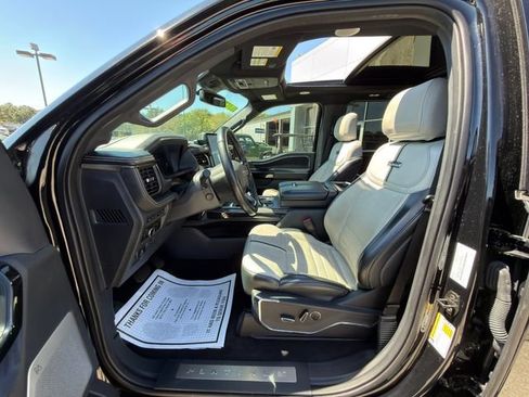 Used 2023 Ford F150 Lightning Platinum AWD/4WD image 28