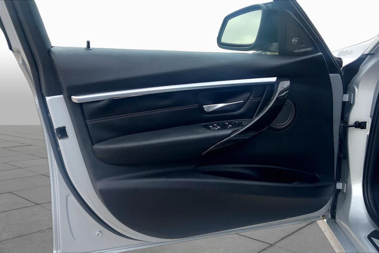 Used 2016 BMW 340i Sedan RWD image 21