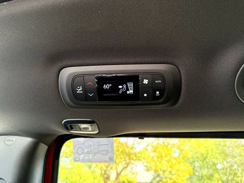 New 2026 Chrysler Pacifica Limited w/ Uconnect Theater Family Group FWD image 22