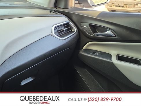 Used 2019 Chevrolet Equinox LS FWD image 18