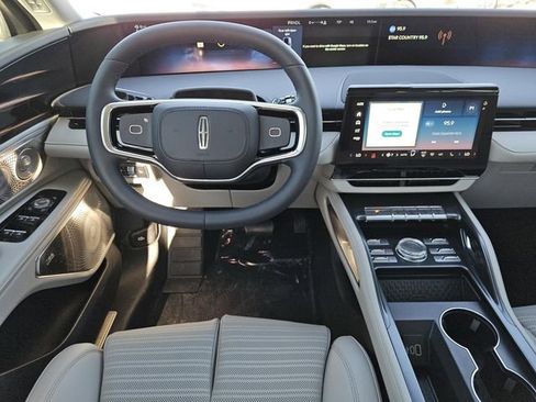 New 2026 Lincoln Nautilus Reserve image 17