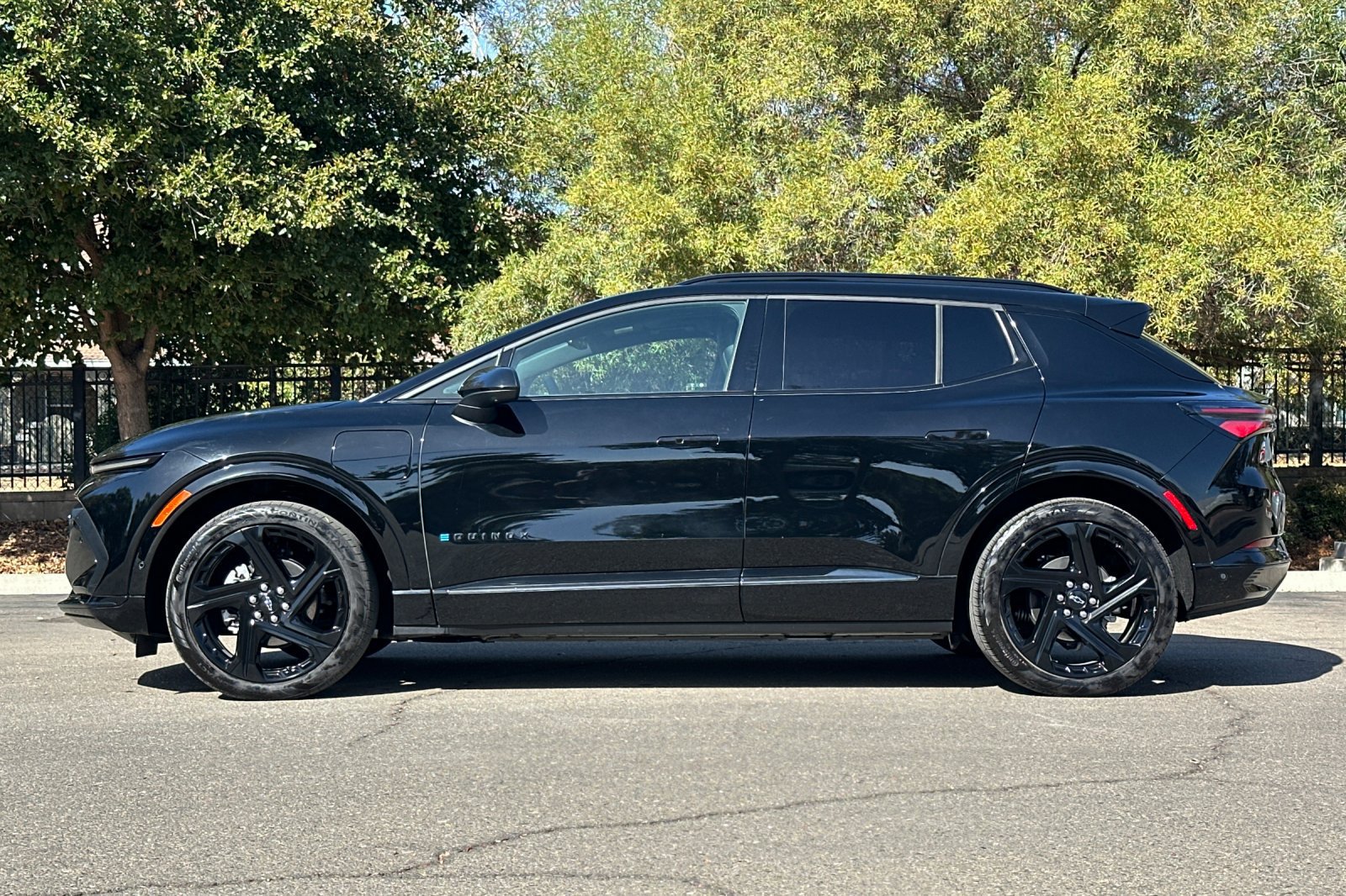 Used 2024 Chevrolet Equinox EV RS FWD image 7