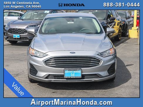 Used 2020 Ford Fusion SE FWD image 4