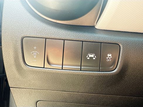 Used 2021 Hyundai Kona SE FWD image 35