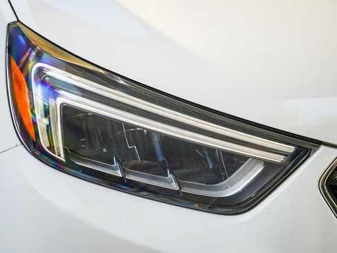 Used 2019 Buick Encore Essence FWD image 8