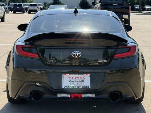 Used 2024 Toyota GR86 RWD image 5
