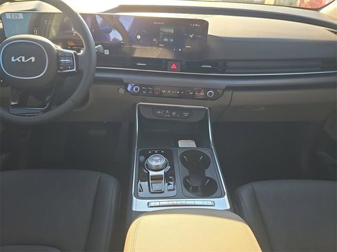 New 2026 Kia Carnival EX image 15