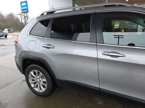 Used 2019 Jeep Cherokee Latitude w/ Comfort & Convenience Group image 25