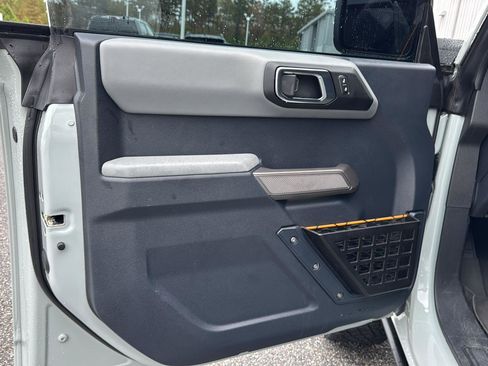 Used 2023 Ford Bronco Badlands image 14