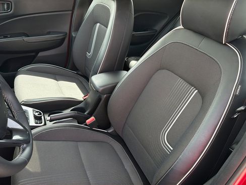 Certified 2023 Hyundai Venue Limited FWD image 18