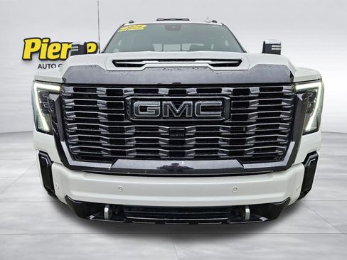 Used 2024 GMC Sierra 3500 Denali Ultimate AWD/4WD image 7