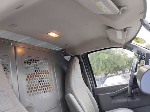 Used 2016 GMC Savana 2500 image 64