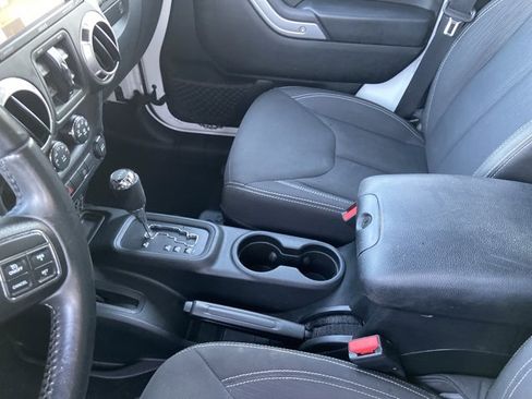 Used 2016 Jeep Wrangler Unlimited Sahara w/ Connectivity Group image 23