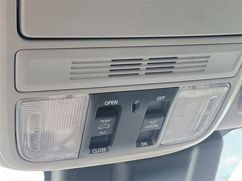 Used 2019 Honda Odyssey EX-L image 16