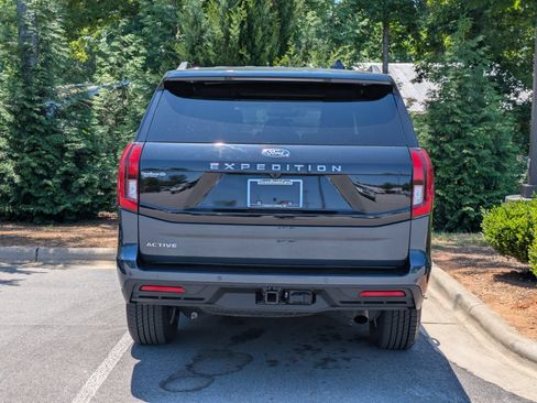 Certified 2025 Ford Expedition Active RWD image 4