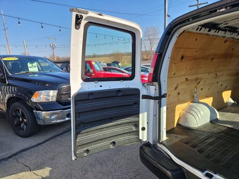 Used 2007 Chevrolet Express 2500 RWD image 20