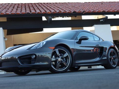 Used 2015 Porsche Cayman image 3