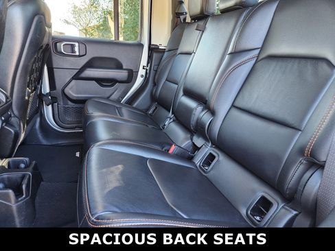 Used 2022 Jeep Gladiator Mojave image 3