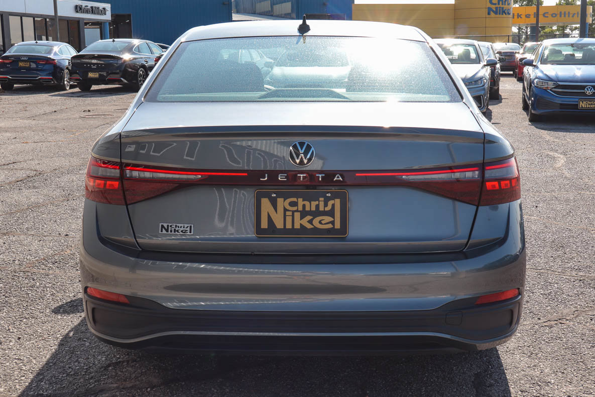Used 2025 Volkswagen Jetta Sport FWD image 5