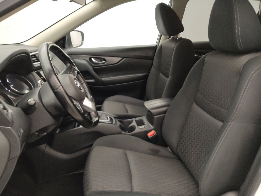 Used 2020 Nissan Rogue SV AWD/4WD image 17